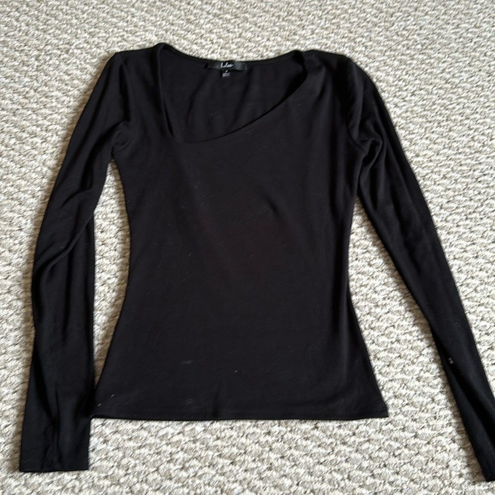 Lulus long sleeve solid black top w slanted neck line sz small womens. Girls